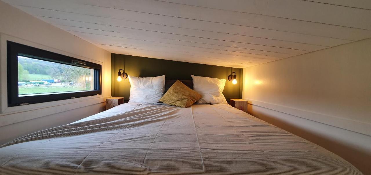 シャンブリ Tiny House Centre Equestre - 35 Mins De Parisヴィラ エクステリア 写真