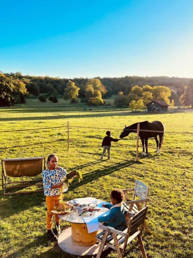 シャンブリ Tiny House Centre Equestre - 35 Mins De Parisヴィラ エクステリア 写真